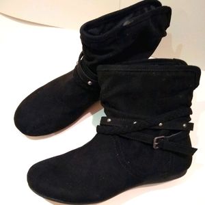 Black bootie boots